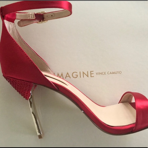 NEW Vince Camuto Red Satin Heels Imagine - Picture 3 of 4